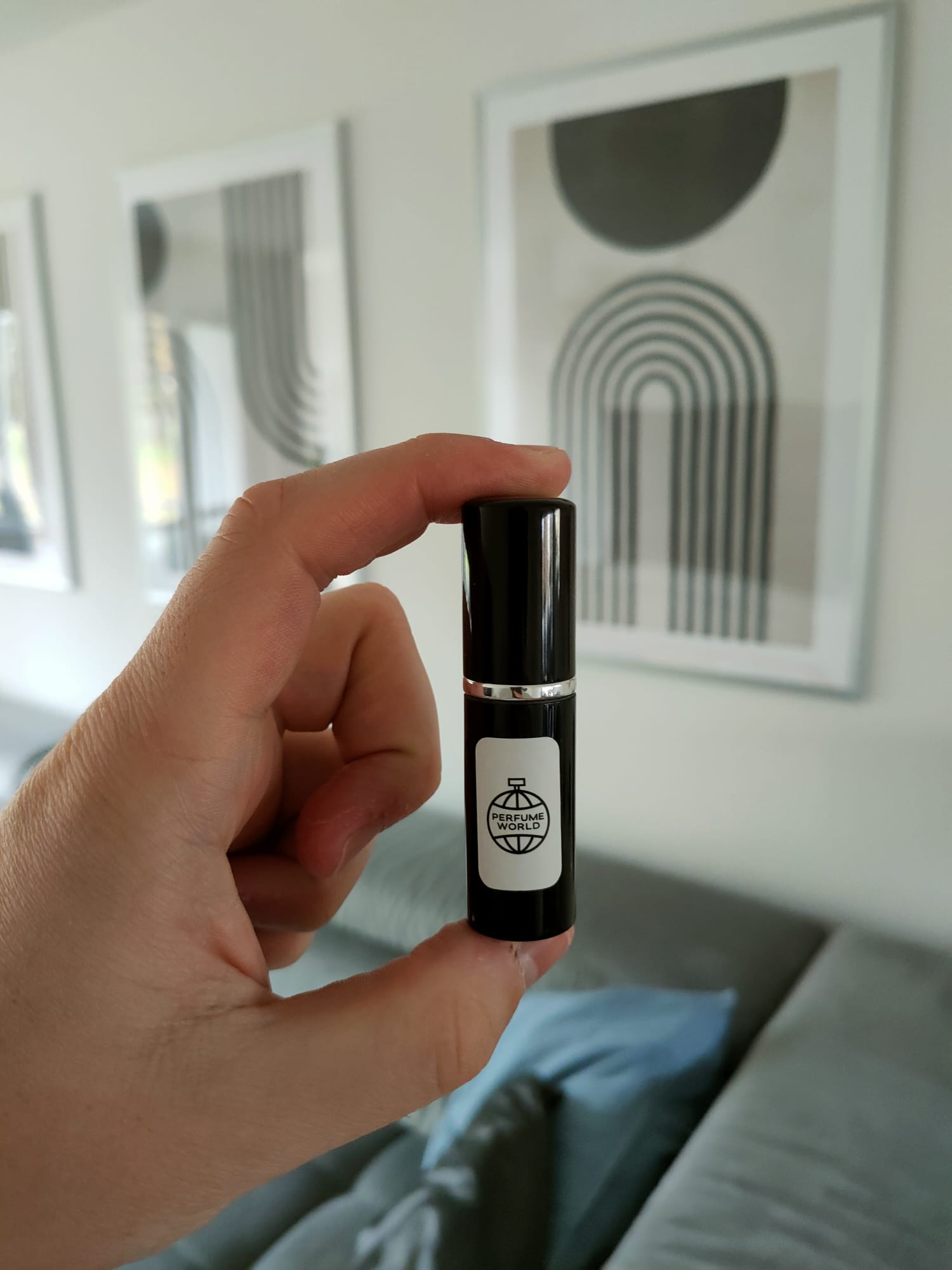 "Da ich auf gewisse Parfüms allergisch reagiere war ich vorerst zurückhaltend. Vigan hat mir allerdings ein tolles, hautverträgliches Parfüm von Widian gezeigt, dass ich seither täglich verwende."